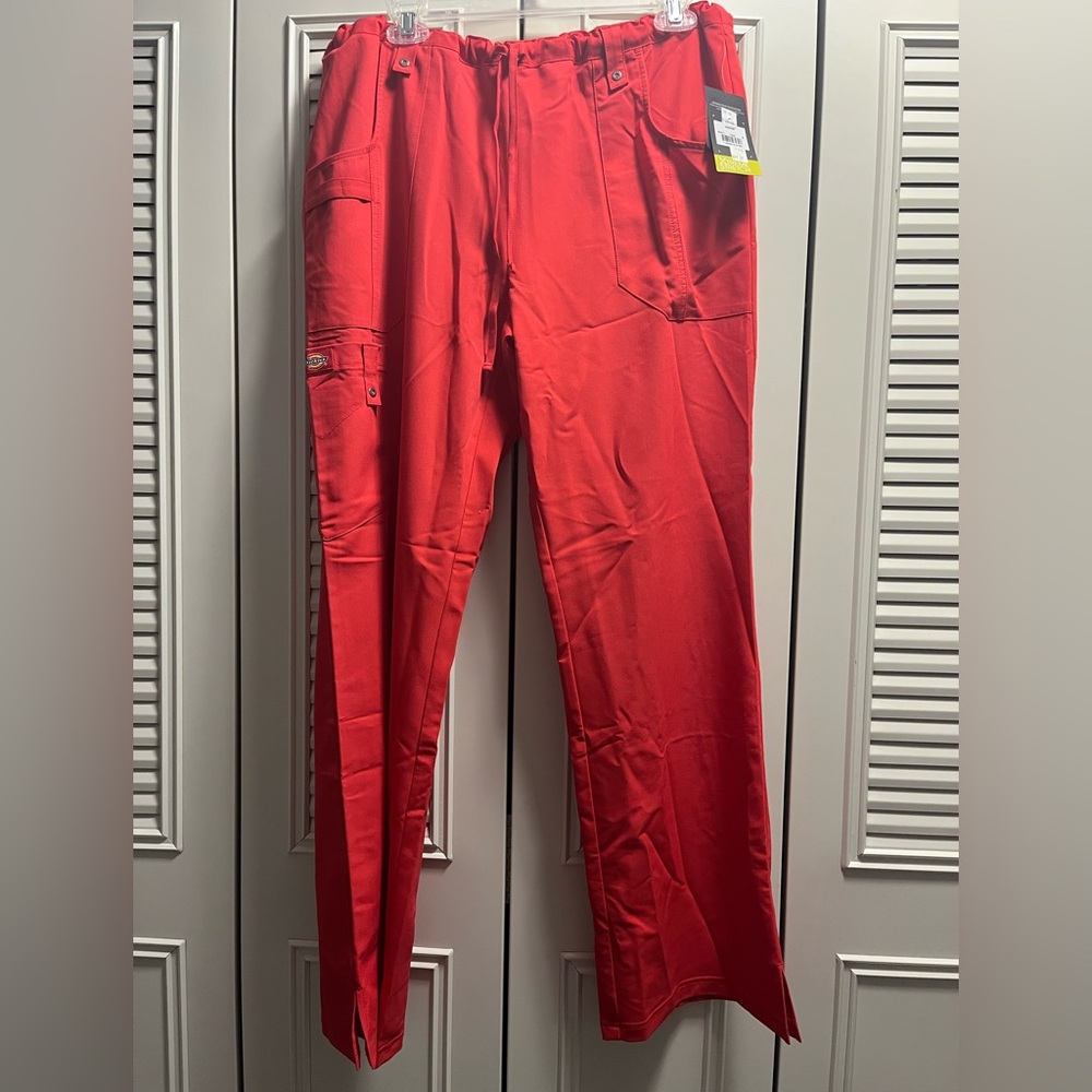 Women’s Dickies Cargo Scrub Pants